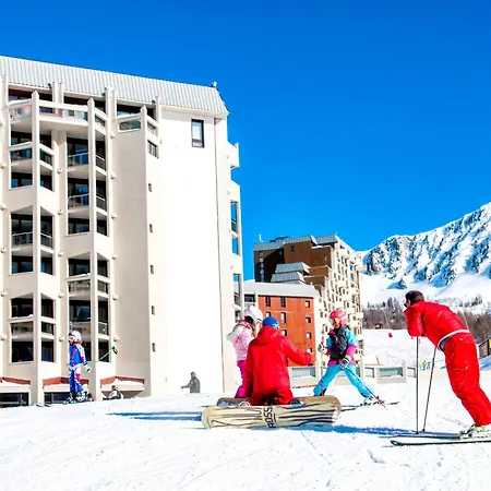 Hotel Sowell Le Pas Du Loup