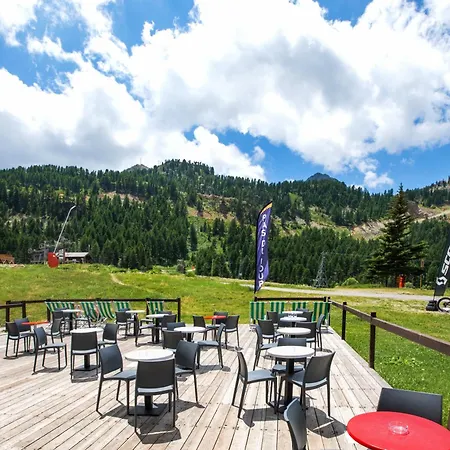 Hotel Sowell Le Pas Du Loup 3*