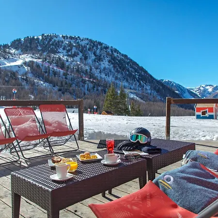 Sowell Le Pas Du Loup Hotel